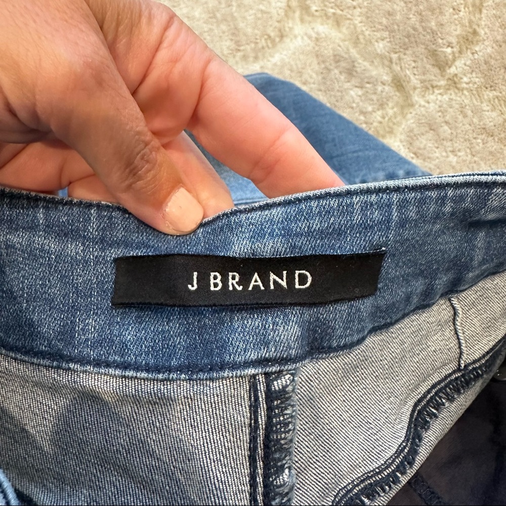 J Brand Natasha Sky Cropped Jeans - Picture 5 of 8